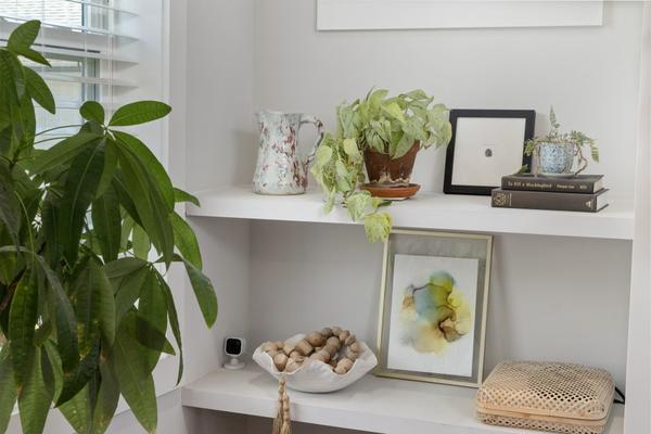 how to style shelves