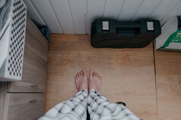 how to fix squeaky floorboards